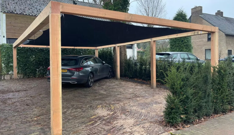 Pergola met gespannen doek